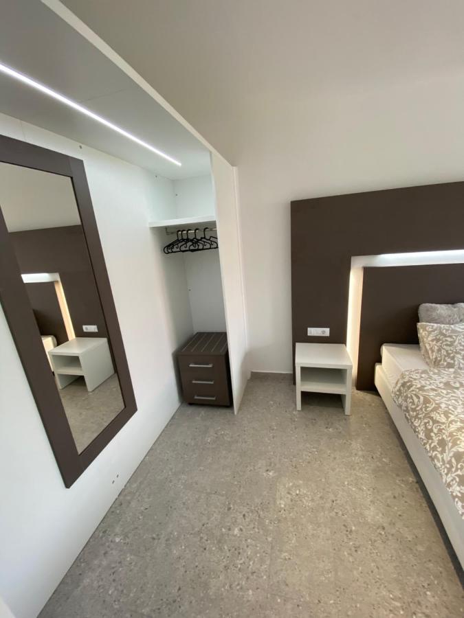 Apartmani Kumenat Biograd Na Moru Bagian luar foto