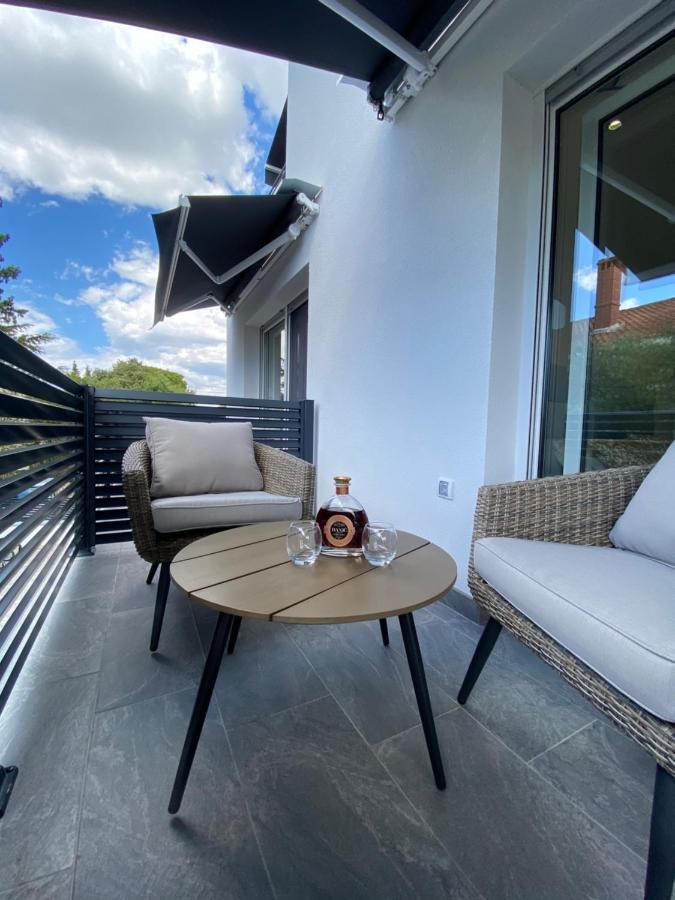Apartmani Kumenat Biograd Na Moru Bagian luar foto