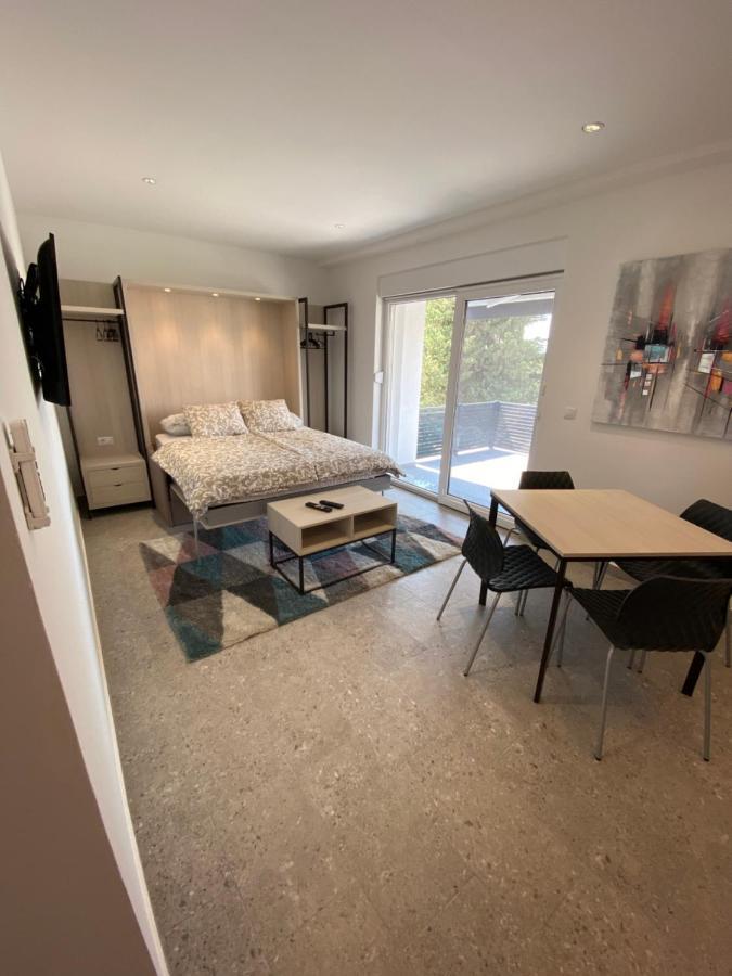 Apartmani Kumenat Biograd Na Moru Bagian luar foto