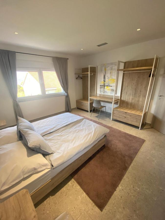Apartmani Kumenat Biograd Na Moru Bagian luar foto