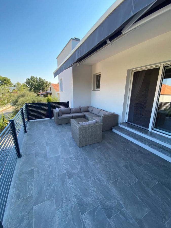 Apartmani Kumenat Biograd Na Moru Bagian luar foto