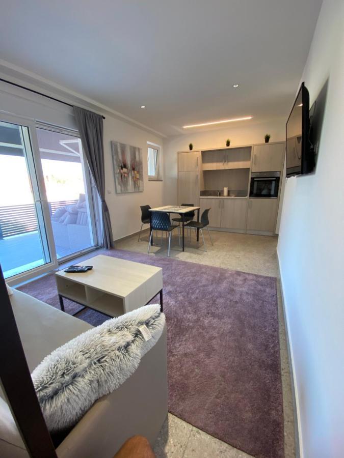 Apartmani Kumenat Biograd Na Moru Bagian luar foto