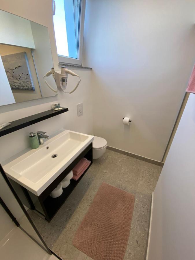 Apartmani Kumenat Biograd Na Moru Bagian luar foto