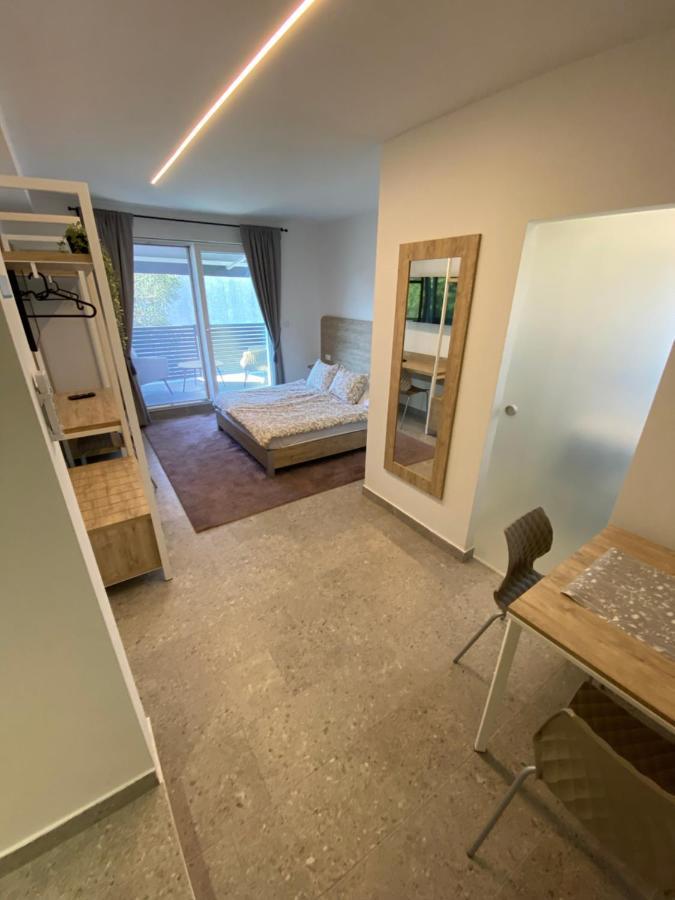 Apartmani Kumenat Biograd Na Moru Bagian luar foto