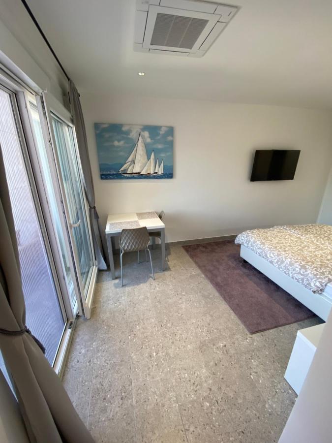 Apartmani Kumenat Biograd Na Moru Bagian luar foto