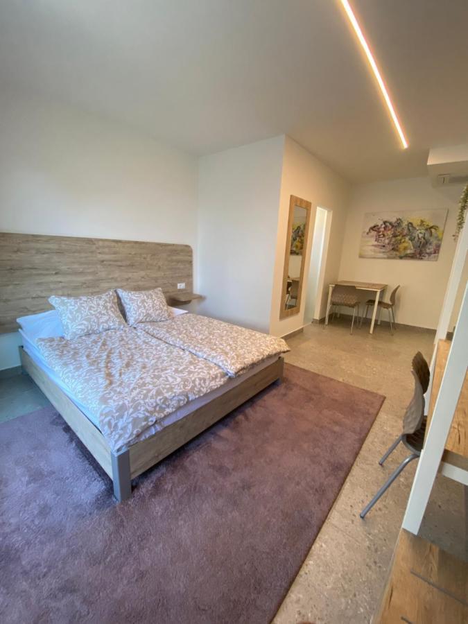 Apartmani Kumenat Biograd Na Moru Bagian luar foto