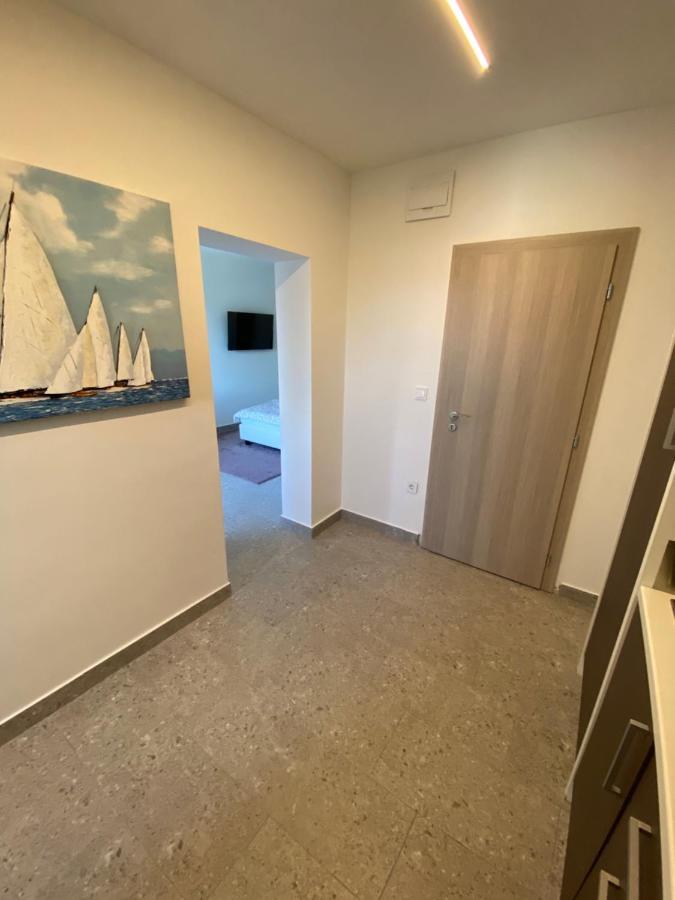 Apartmani Kumenat Biograd Na Moru Bagian luar foto